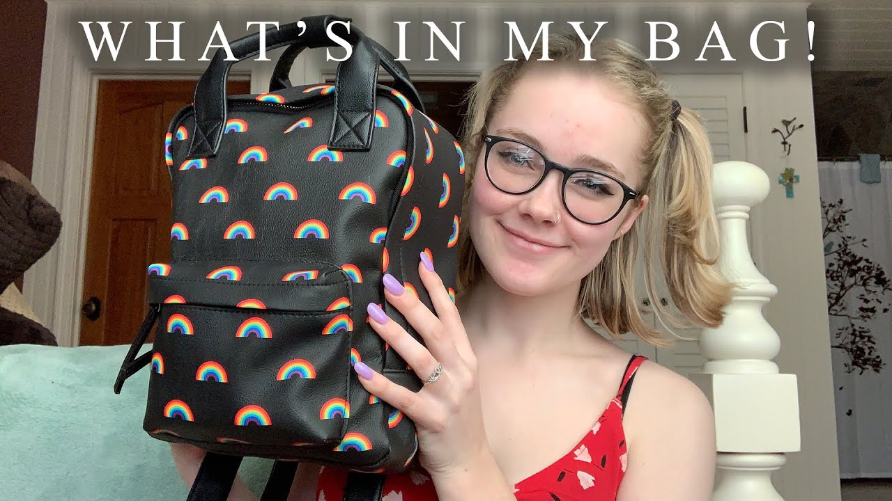 What's In My Mini Backpack !