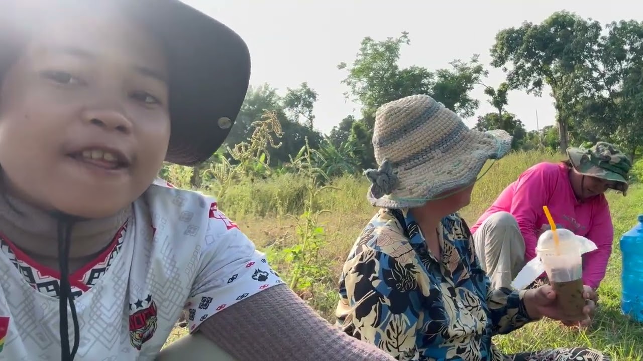 Today, I'm making Samlor Machu Kâng kaep with Kroeung