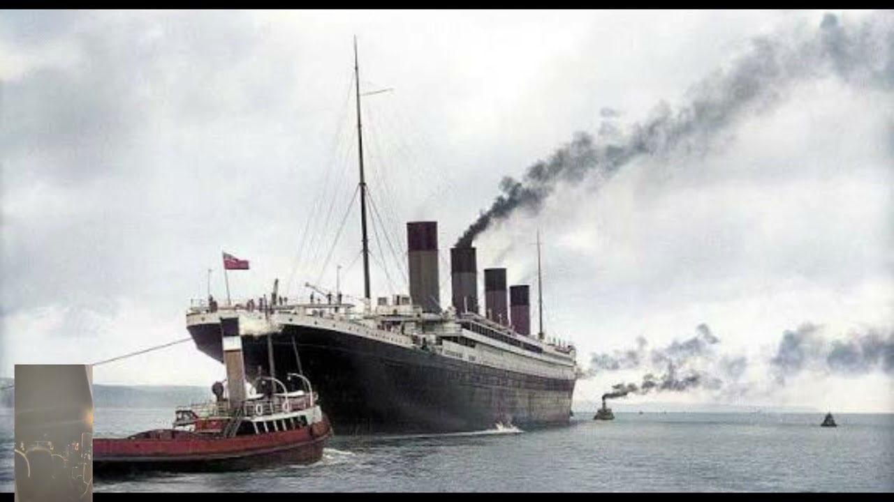 Titanic music performed by orchestra (titanic pictures)