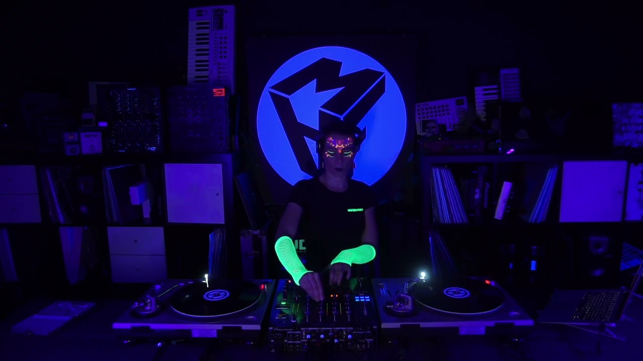 LADY NEON@UNIFoRM PARTY - NeonStream 001 (MAF Studo) -Peak Time Techno