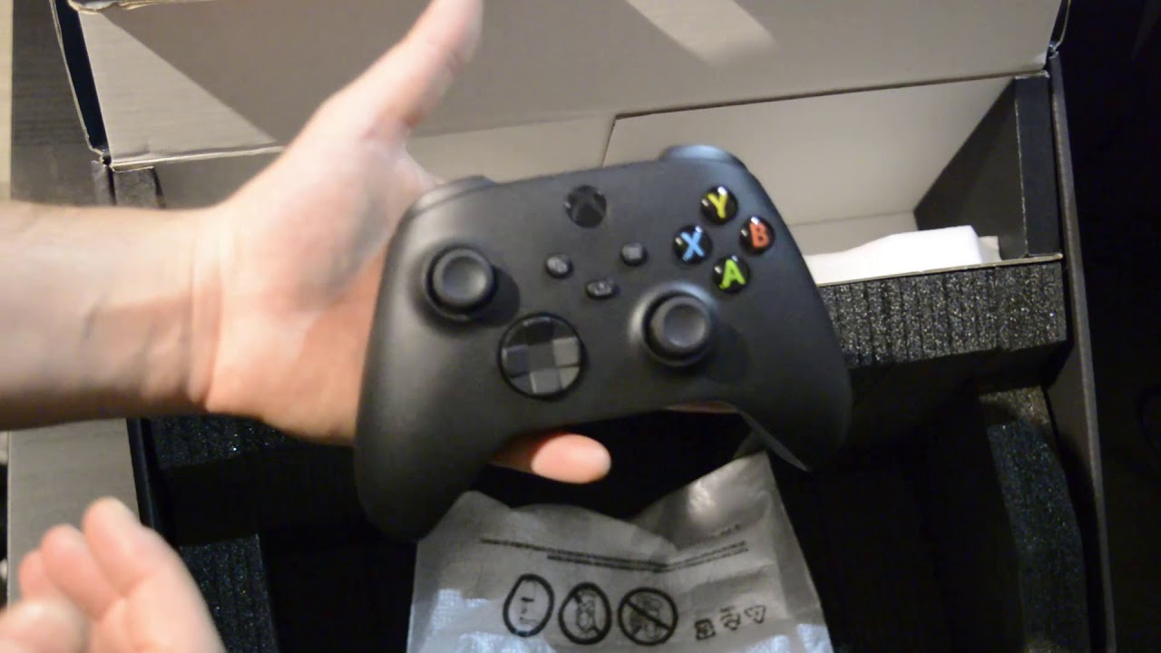 Unboxing bundla Xbox Series X z Cyberpunk2077