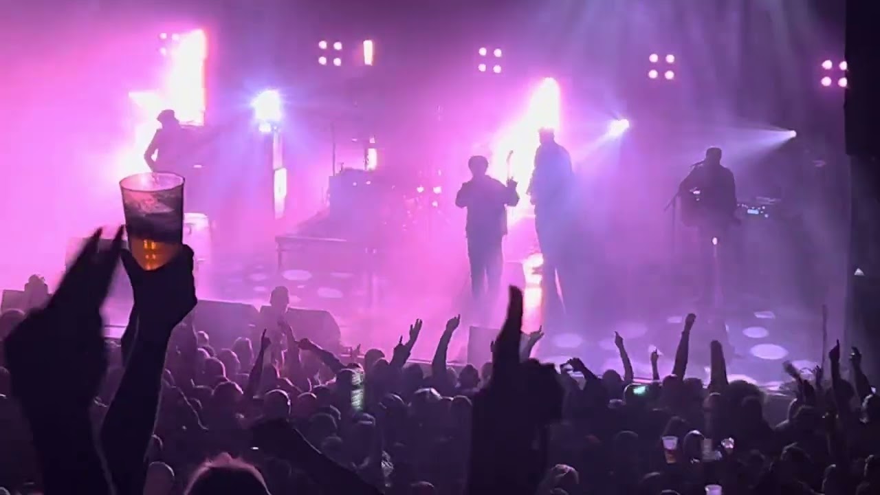 THE TWANG@O2 ACADEMY, B’HAM, “WIDE AWAKE”