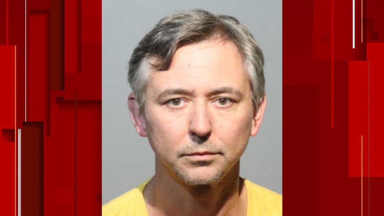 По данным полиции, учитель средней школы Уинтер-Парка сломал позвоночник подростку в результате н...