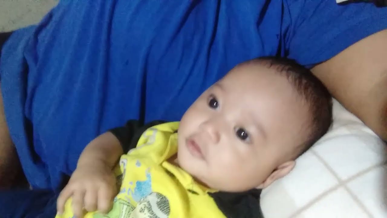 My bfeed baby hello good morning 