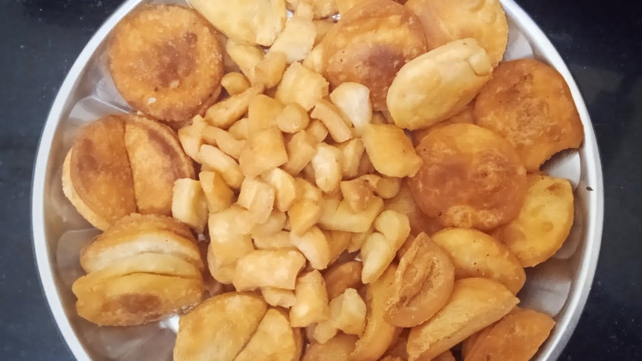 Namak Pare in HINDIi l Crispy Namak Pare Recipe l How to Make Namak Pare in Hindi l