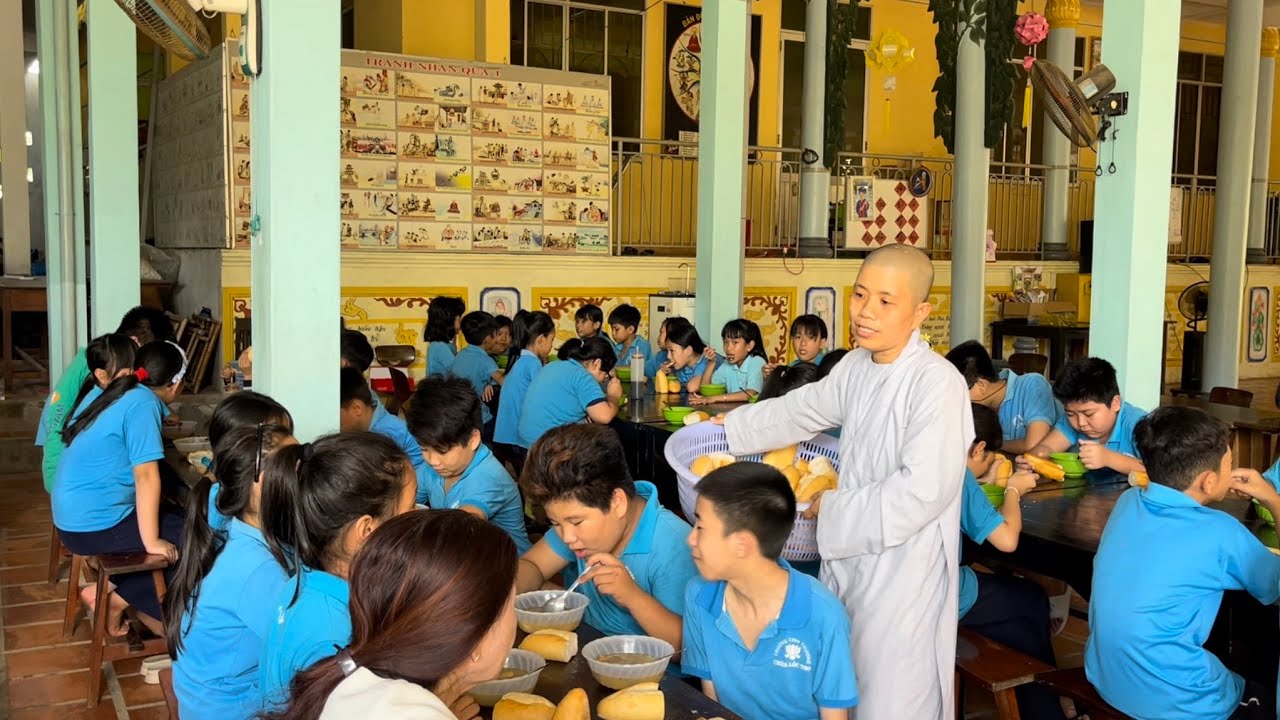 150 Đứa Trẻ Nghèo Dưới Mái Ấm yêu thương | Chùa Lộc Thọ Nha Trang