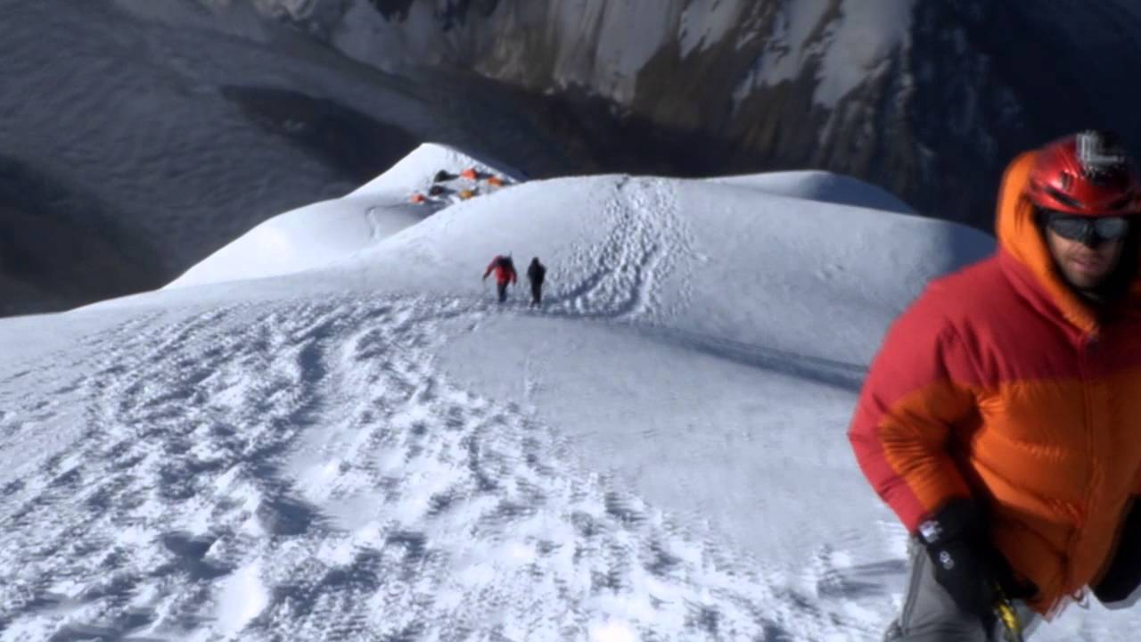 Korjenevskaya Peak (7105m)