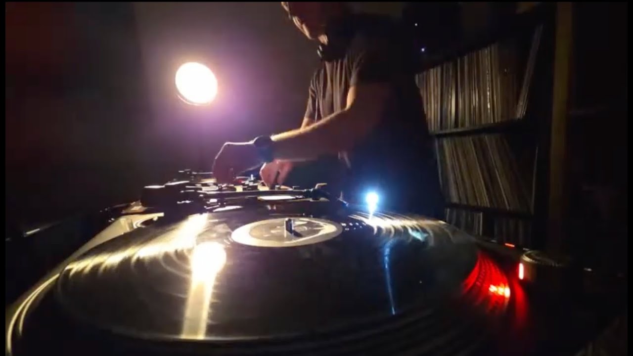 blacklight - house session no9 [under pressure]