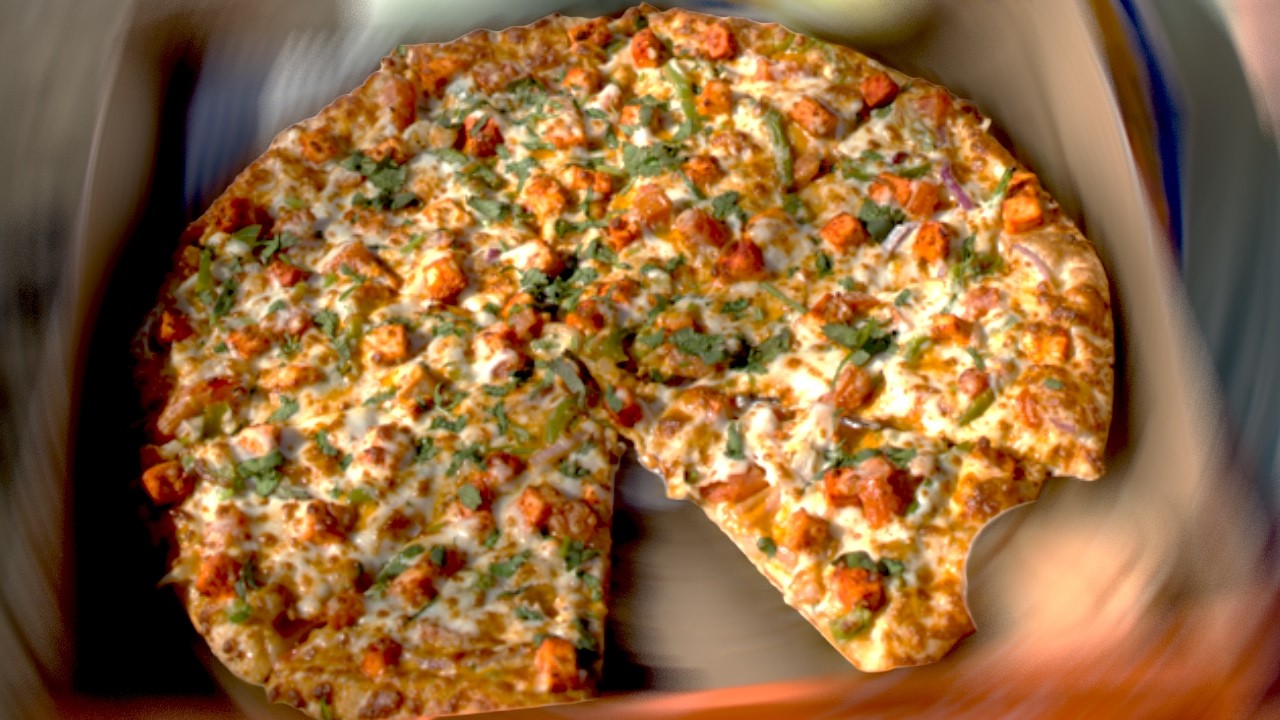 Mr Singh's | Achari Paneer Pizza Review!