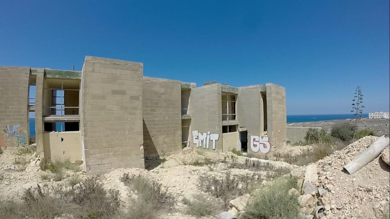 Urban exploration Malta - White Rocks Holiday Complex