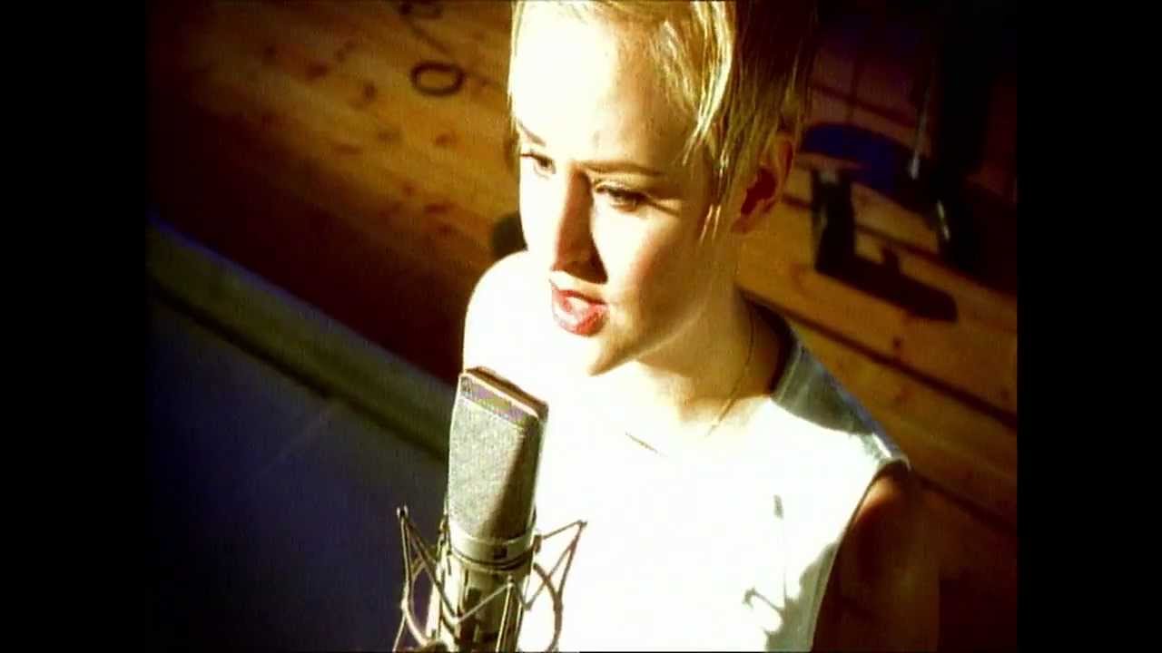 Sonic Dream Collective - Don't Go Breaking My Heart