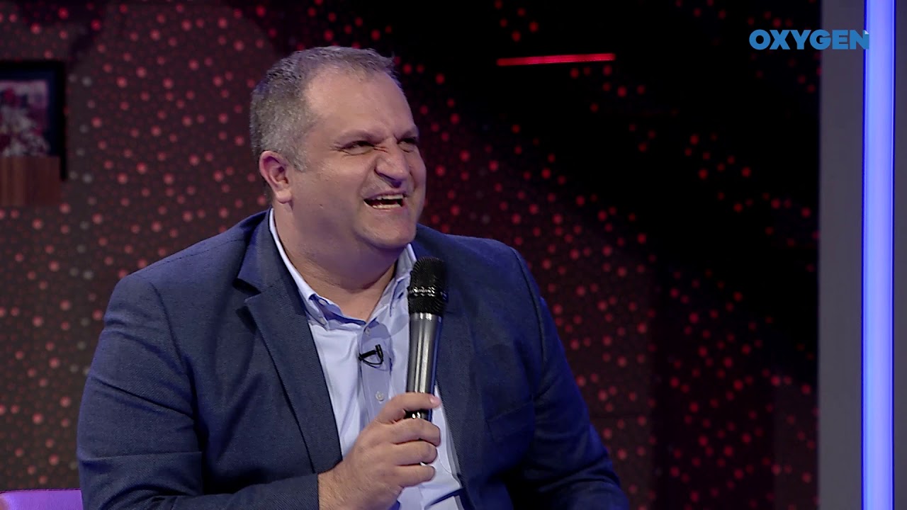 Shpend Ahmeti imiton Ramush Haradinajn në këndim