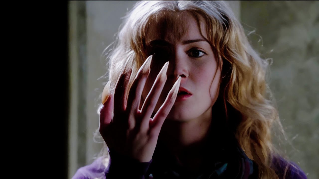 Chloe King: Powers & Fight Scenes | The Nine Lives Of Chloe King