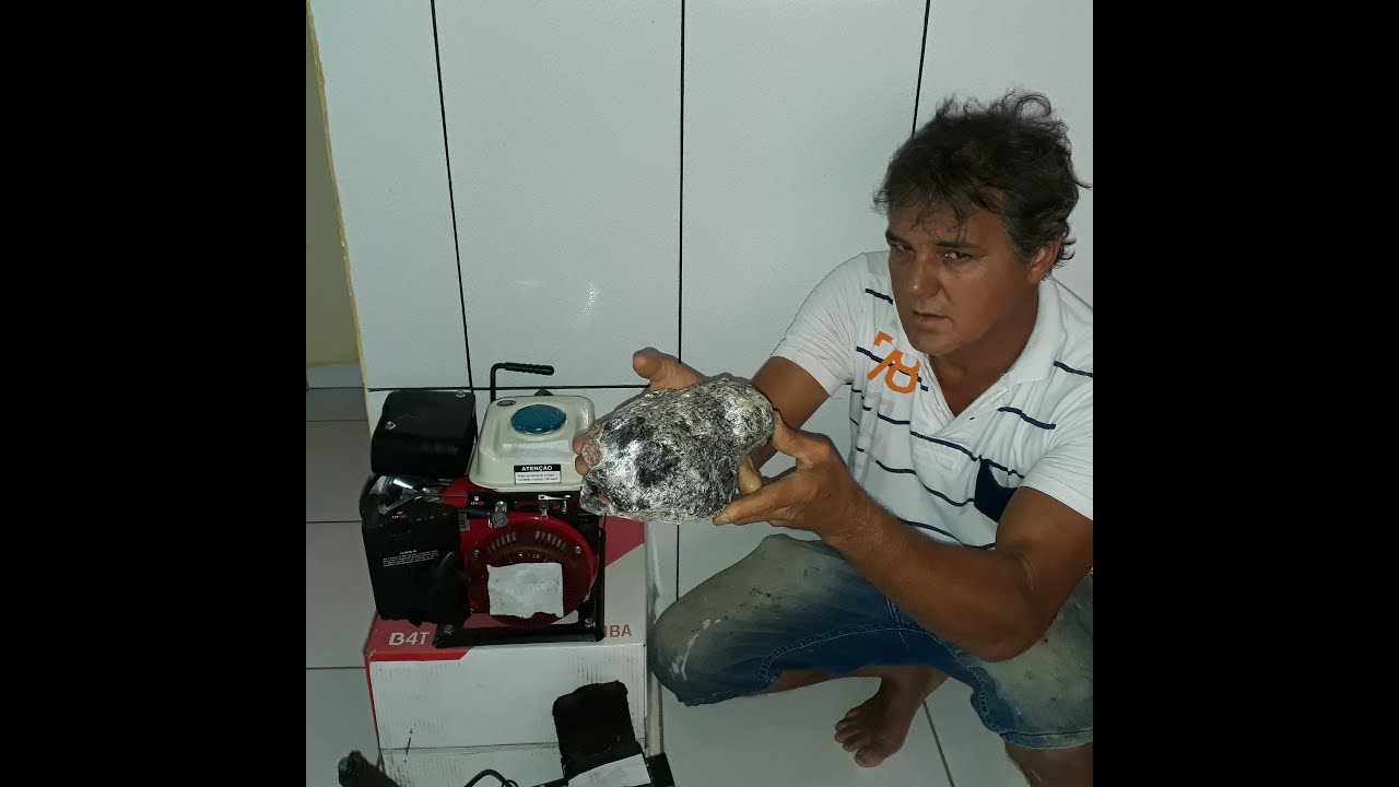 Centenas de pedras preciosas para você identificar a sua