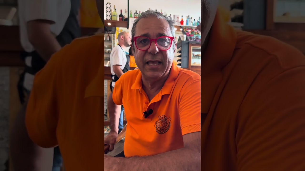 Saretto del Bambar: Aneddoti sulla Storia di un'Icona di Taormina e il successo grazie aFiorello!