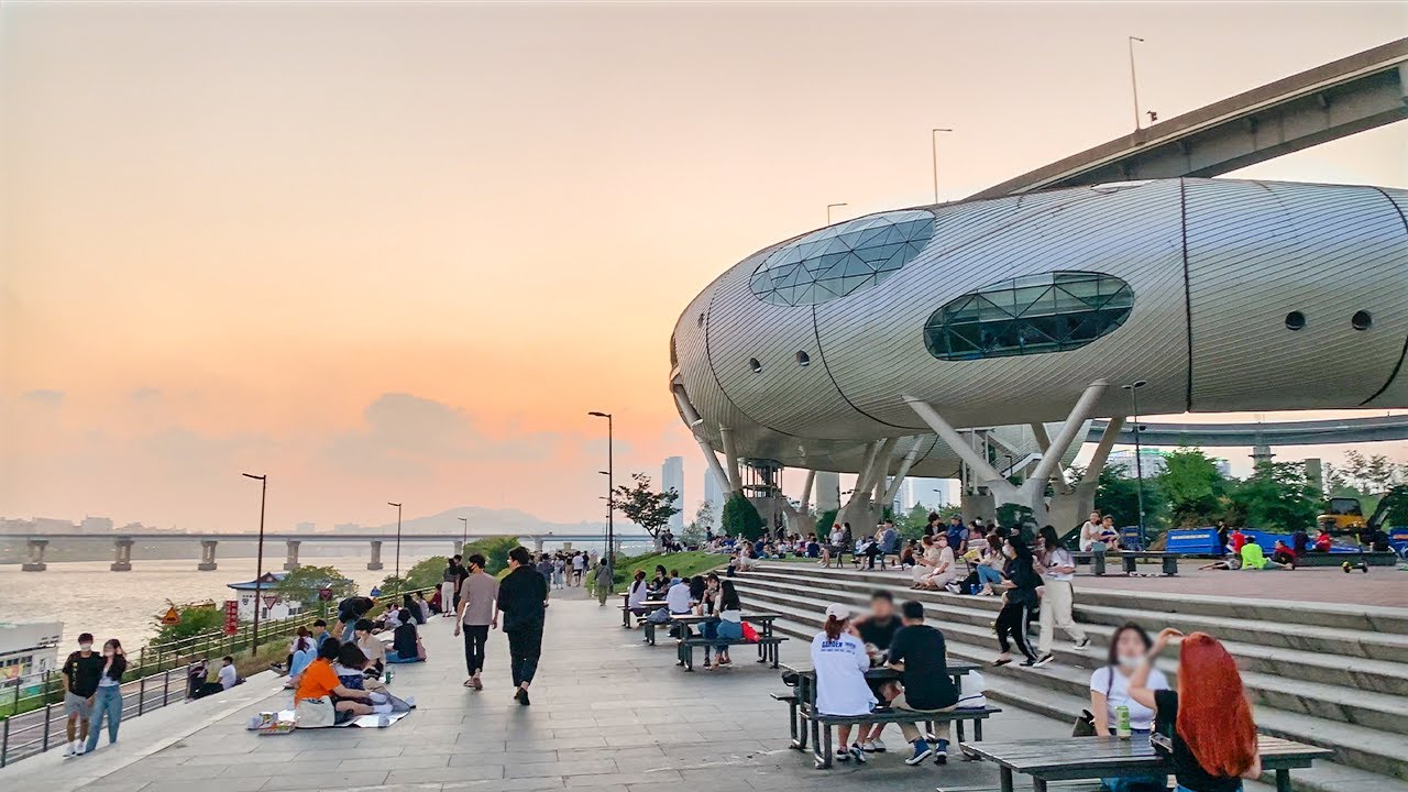 [4K] Beautiful Sunday sunset walk at Ttukseom Hangang River Park in Seoul 서울 뚝섬한강공원 아름다운 일몰 주말 저녁 산책
