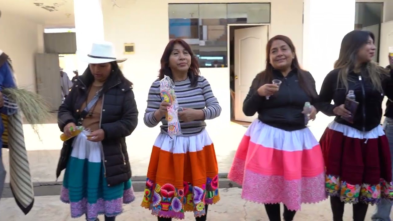 SANTIAGO CON BANDA EN SICAYA PARTE 04