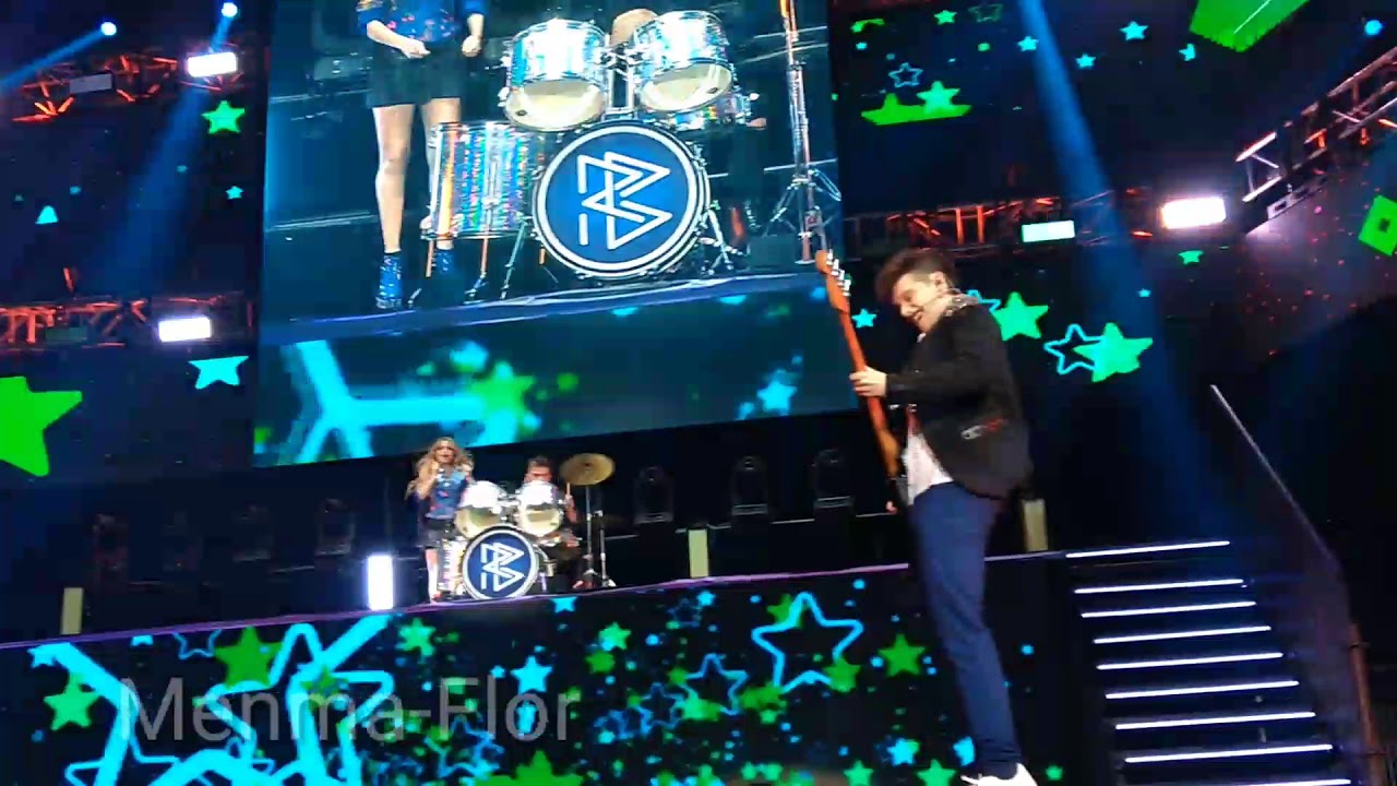 Soy Luna - escena Simbar y “Alzo mi bandera” (Luna Park) 17/6