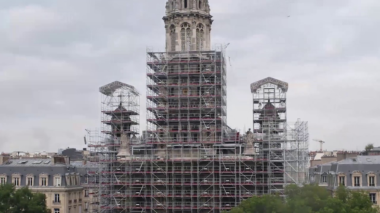 Timelapse du montage des échafaudages de l'Eglise de la Trinité (9e - Paris)