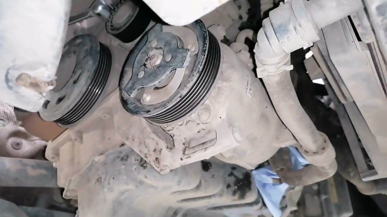 Skoda Octavia A-7 1,4 CHPA посторонний шум при работающем ДВС.