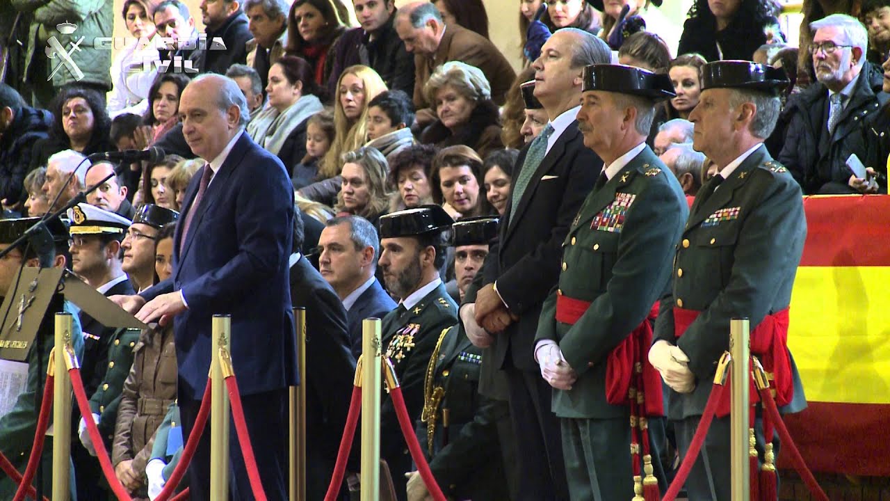 El Ministro del Interior preside la entrega de despachos a nuevos tenientes