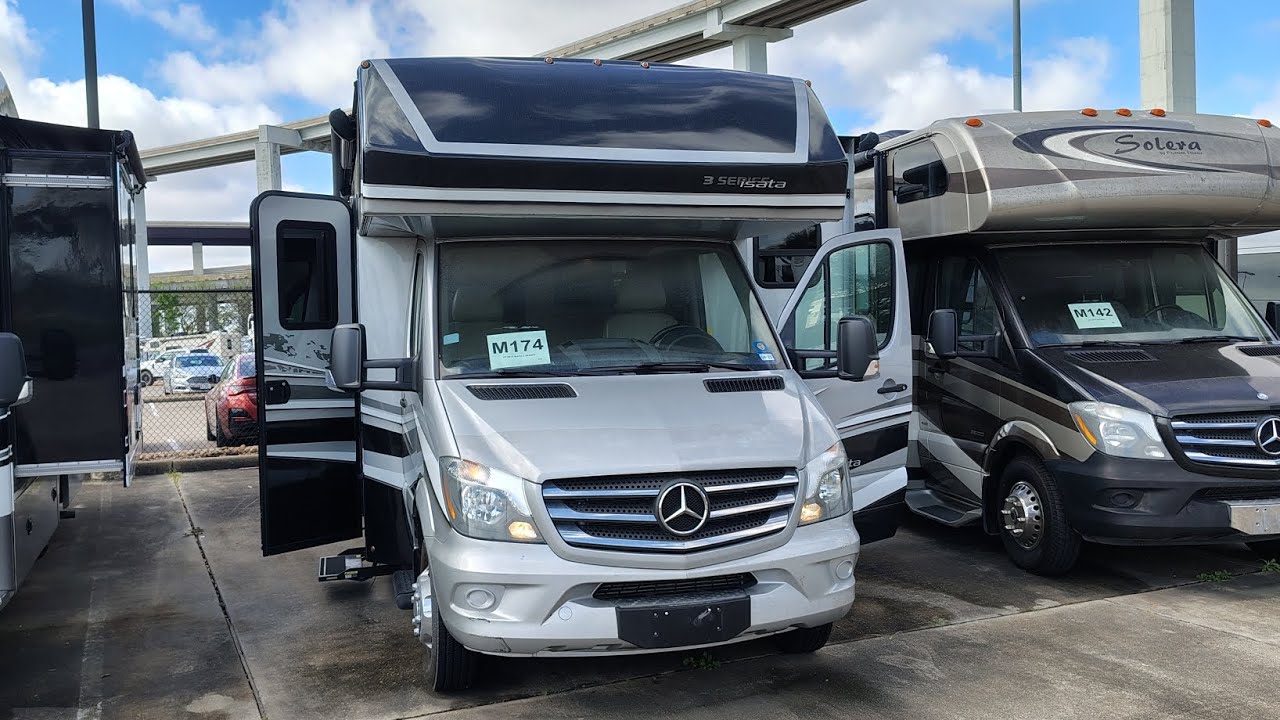 M174 - 24' 2018 Dynamax Isata 3 Series 24RWM w/2 Slides