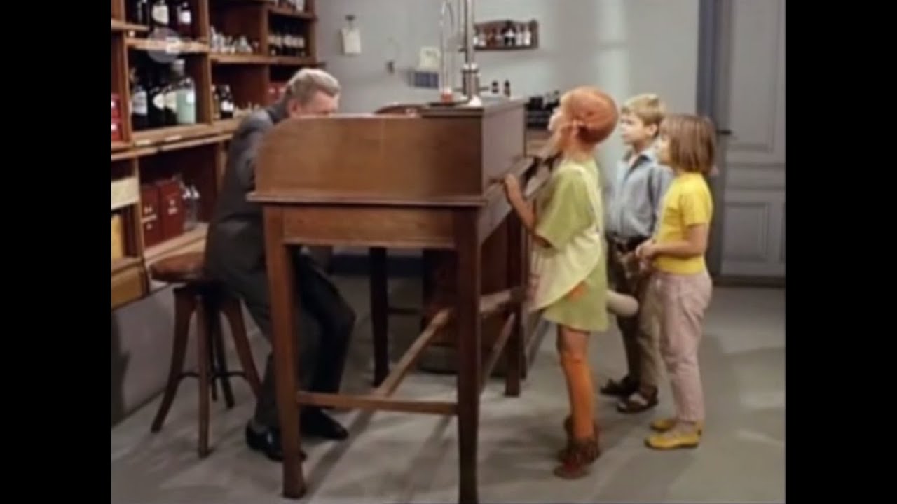 Pippi Langstrumpf  in der Apotheke  Fifi Brindacier  Pharmacie   4 Liter 