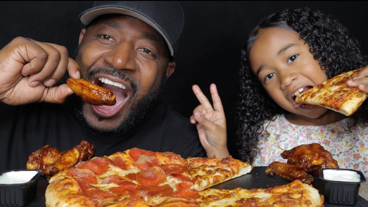 EATING PIZZA HUT WITH MY DAUGHTER. MUKBANG (EATINGSHOW) TCEATS