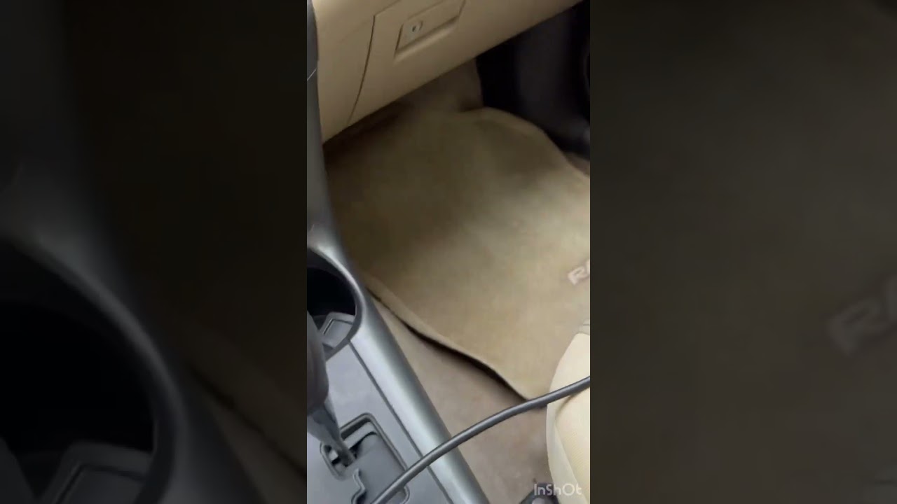 Сброс индикатора давления в шинах на Toyota RAV4 2012 года.