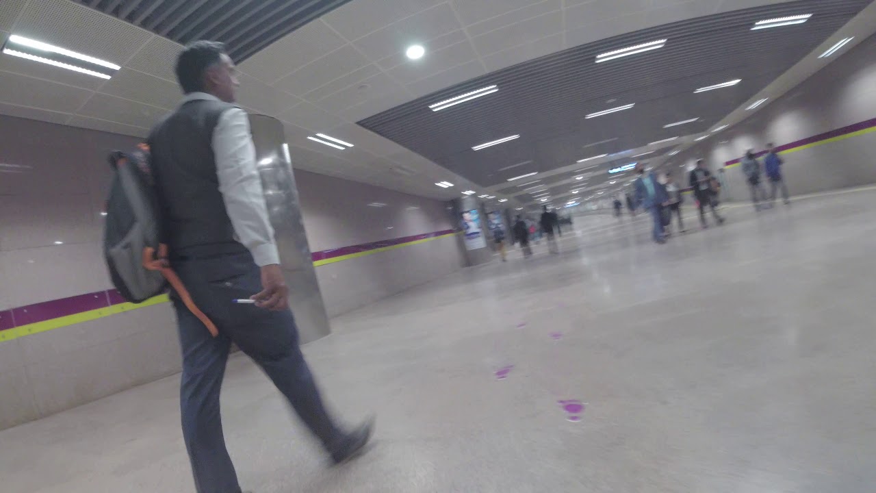 Hauz Khas Metro | Switching from Yellow to Magenta line