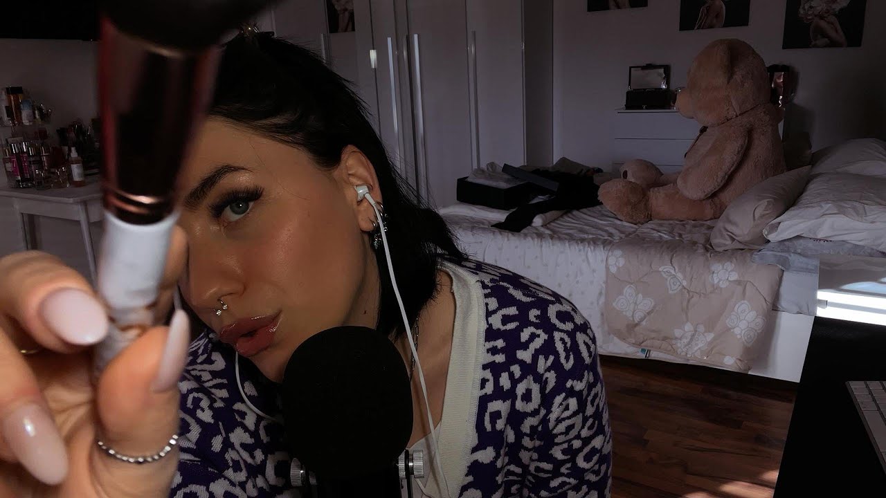 ASMR🥱🎥 mouth sounds, lipgloss 💄& visul triggers🤤😴