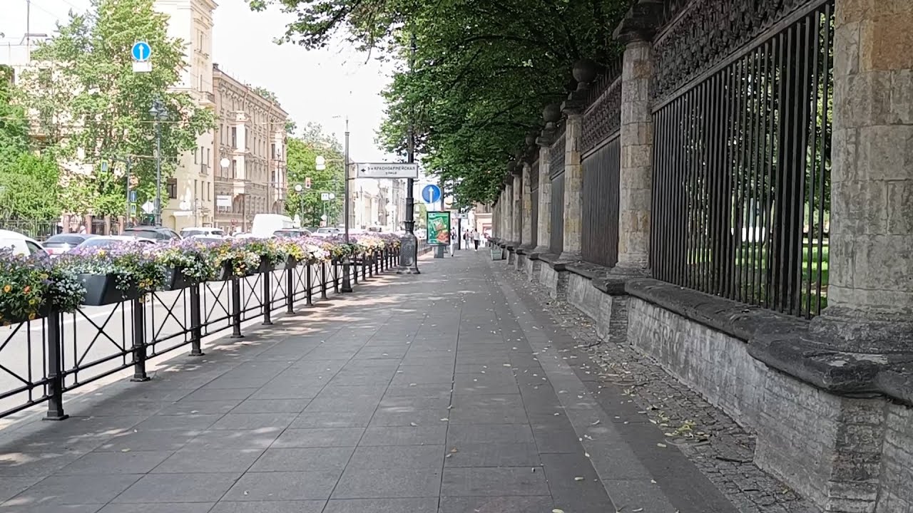 Walking in Saint Petersburg from Moskovskiye vrata to Pushkinskaya