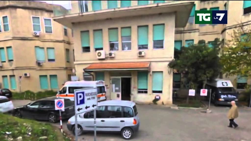 Catania: tre ospedali pieni, neonata muore in ambulanza