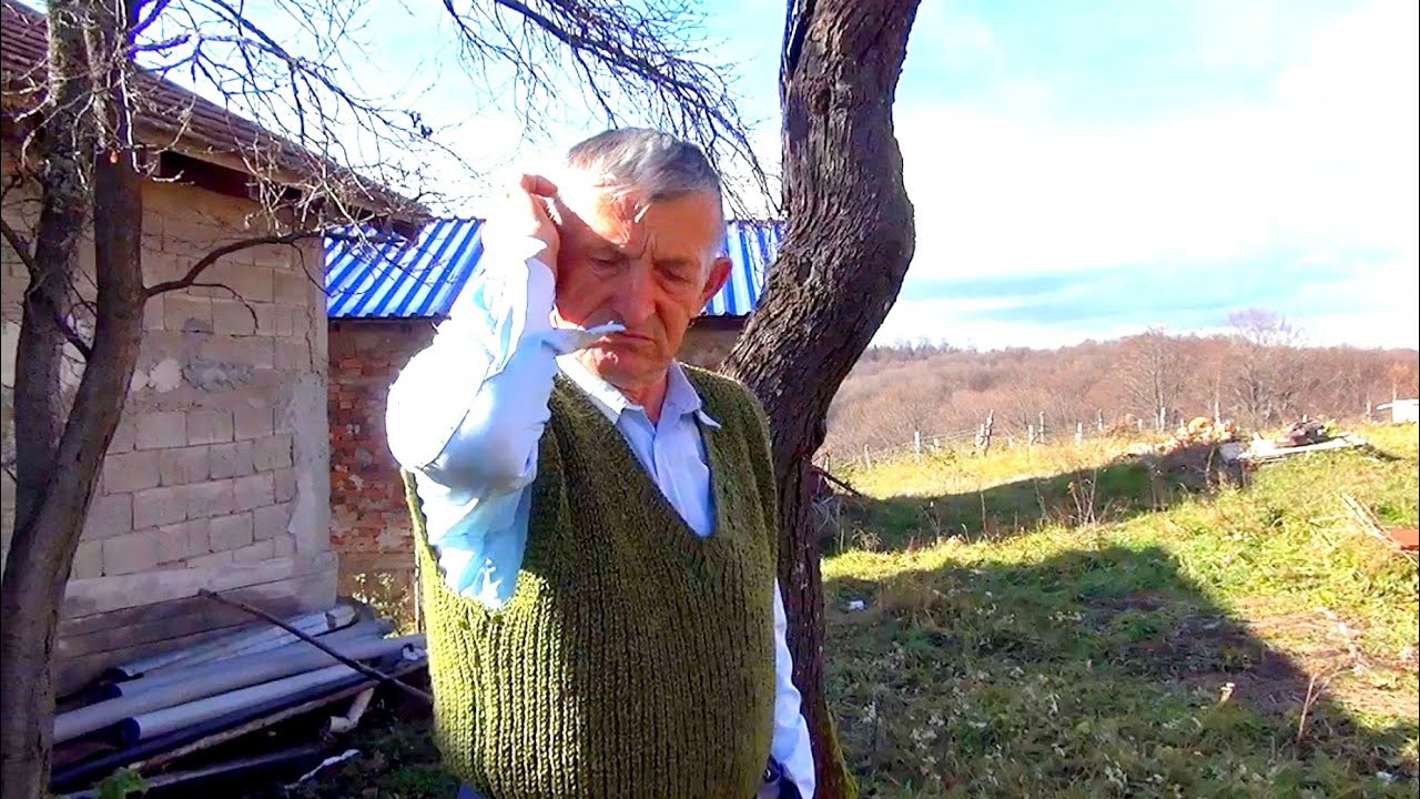 Samoća je teška,baka umrla i nemogu da svatim da je nema .Sve očekujem da će doći.