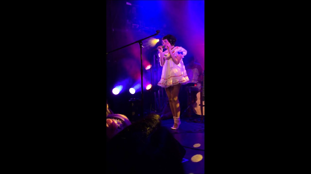 Melanie Martinez - CRYBABY