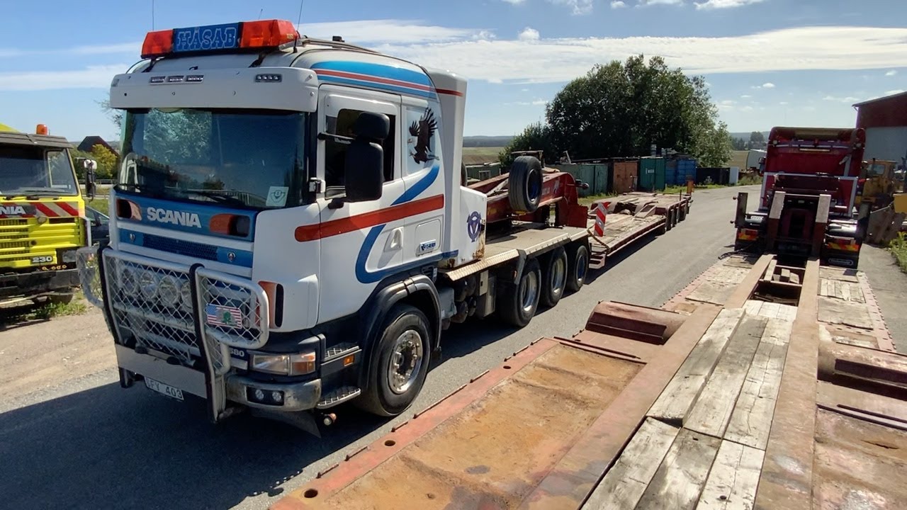 Köp Tungdragare Scania R164 med maskintrailer på Klaravik