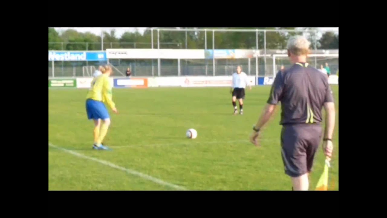 KNVB  meisjes onder 15: West 1 - West 2.