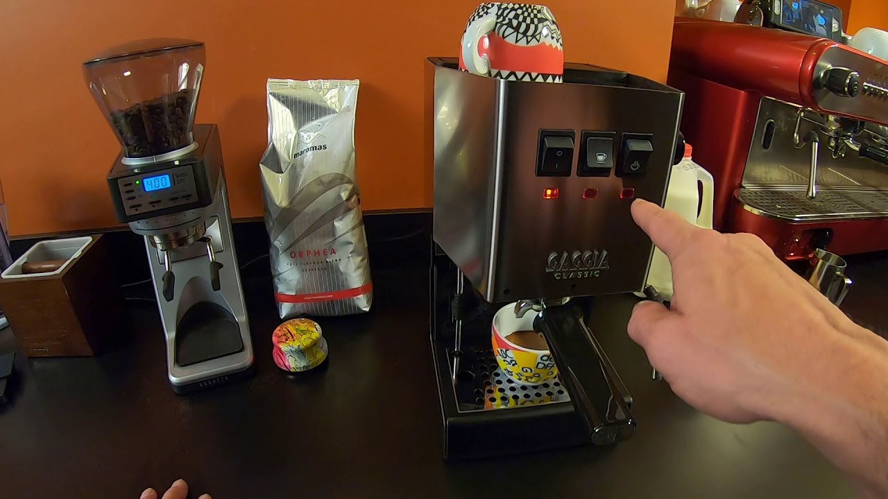 Gaggia Classic Pro: How to Make a Flate White