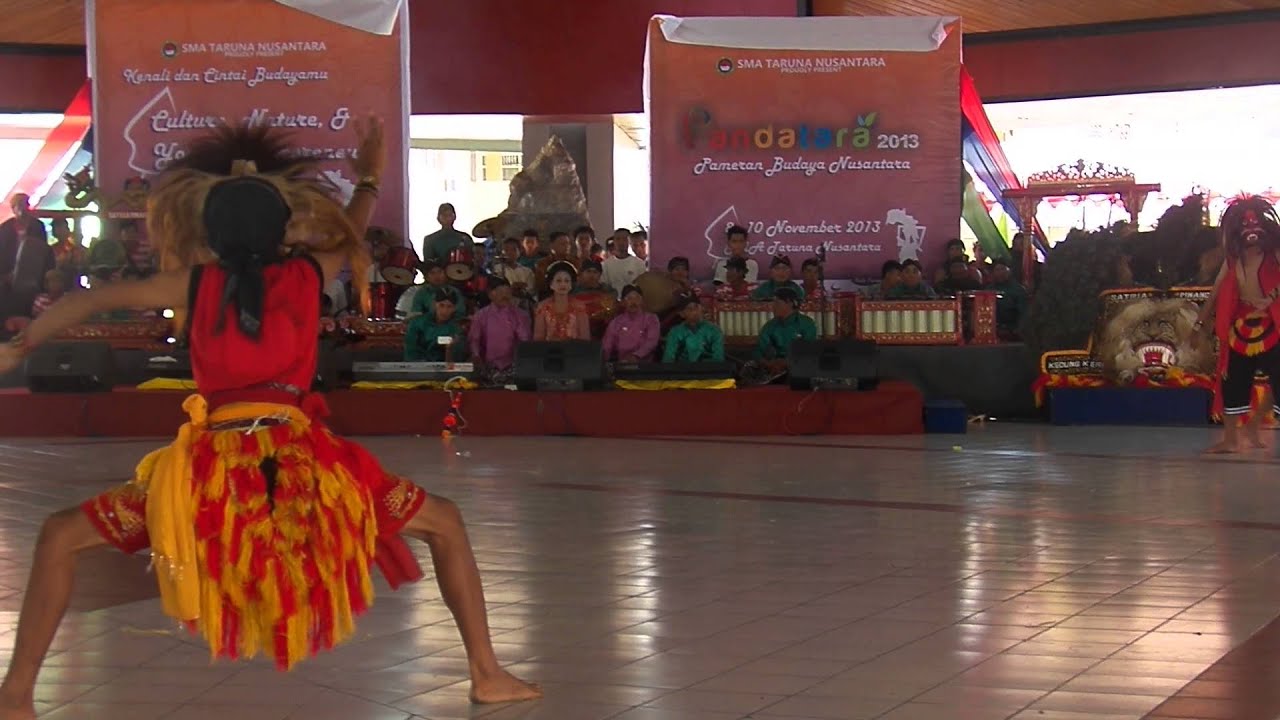 REOG PONOROGO AT TARUNA NUSANTARA HIGH SCHOOL