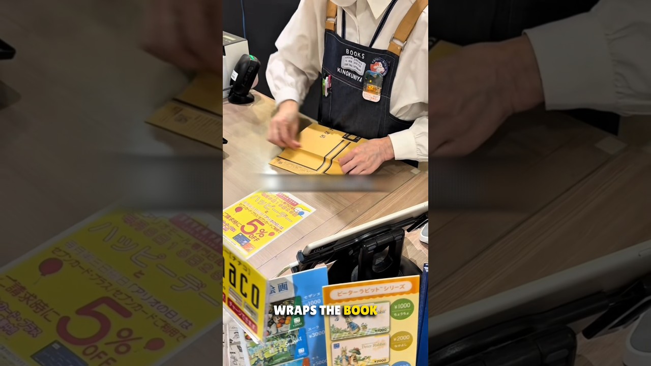 Impacchettamento gratuito dei libri nelle librerie in Giappone 🤯