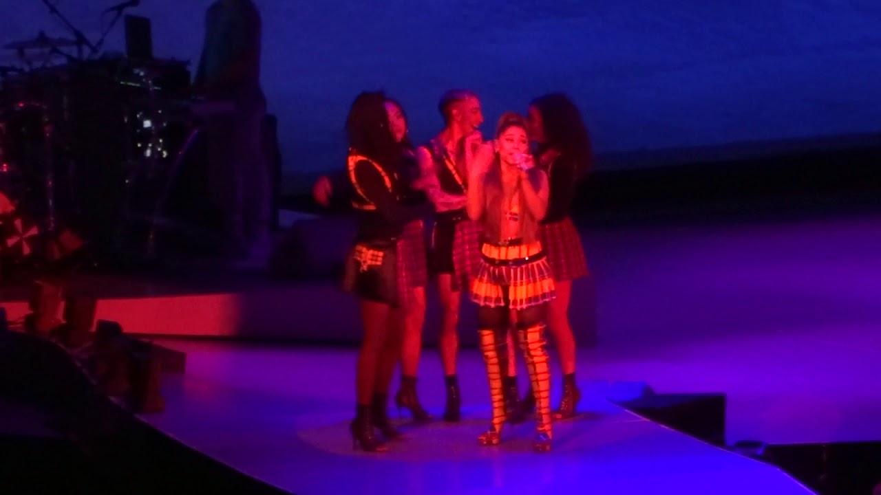 Ariana Grande - thank you, next (live, Vienna, 03.09.2019)