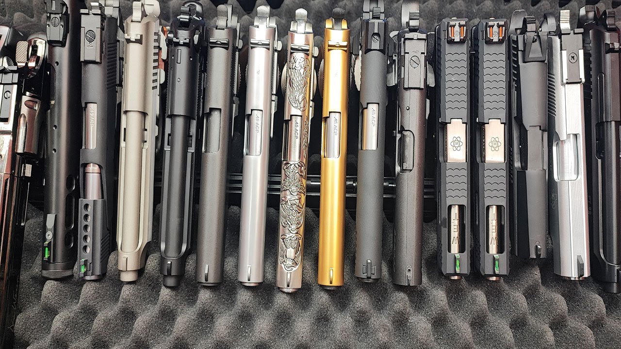 20 Airsoft Guns ! There isn't a man who wouldn't love to have a airsoft Guns like this, is there