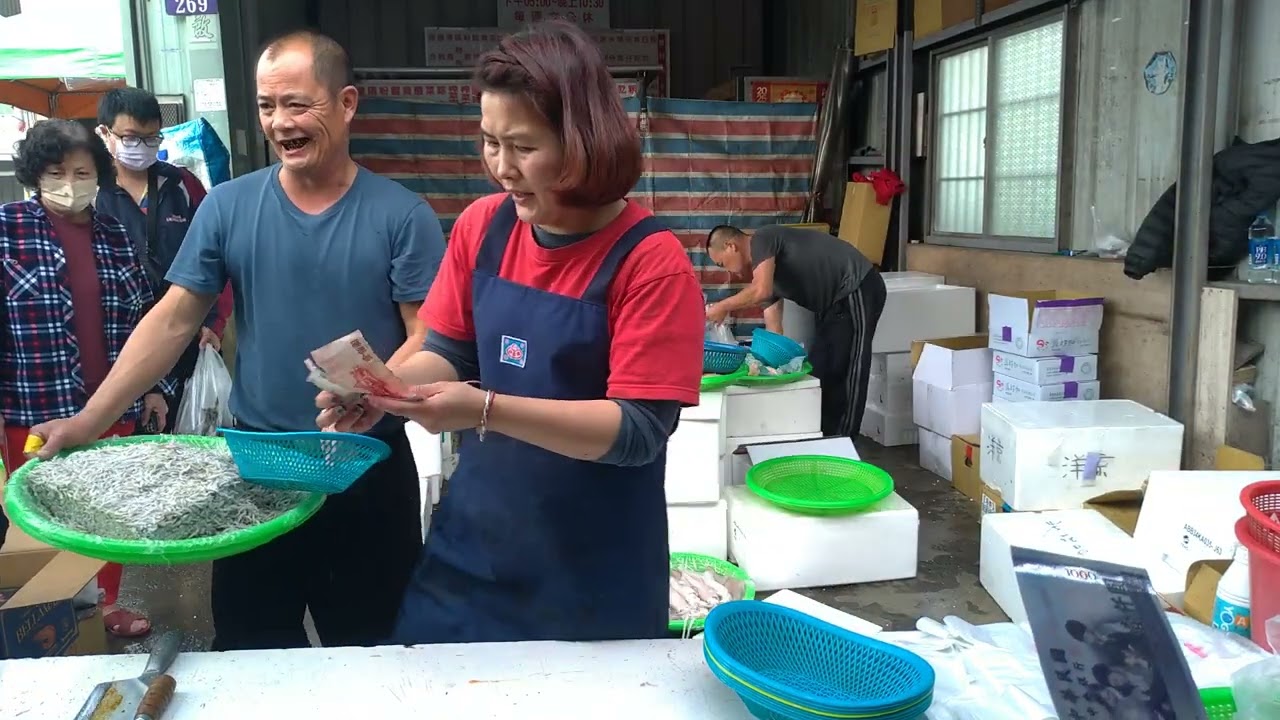 魚還在切，客人就吵著要搶！ 台中大雅市場  海鮮叫賣哥阿源  Taiwan seafood auction