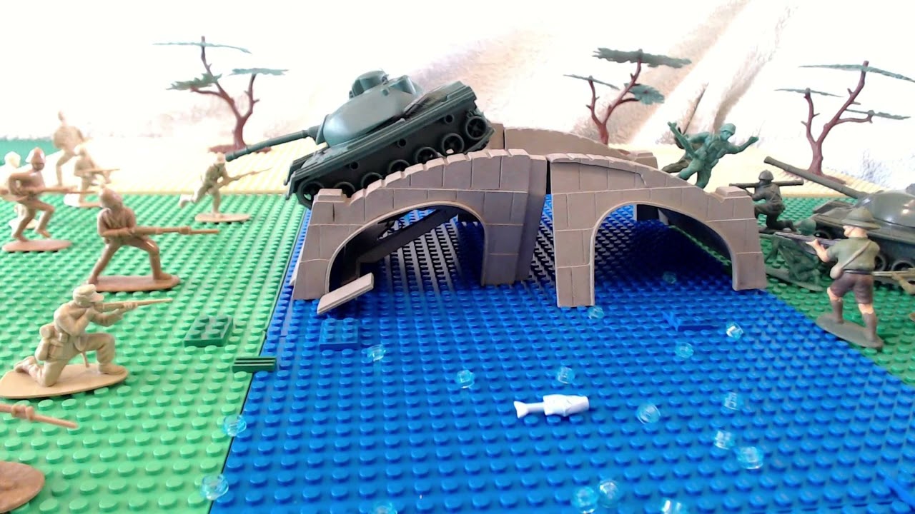Plastic army men - Green v Tan - The Bridge