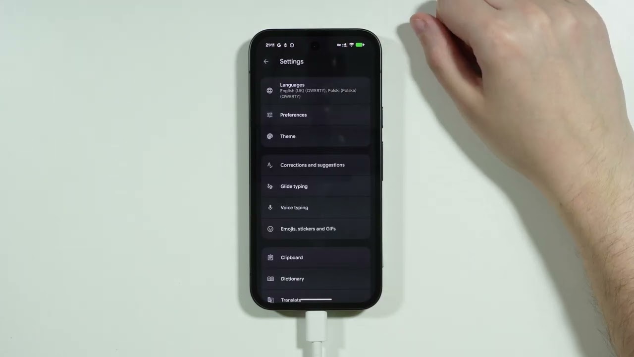 Google Pixel 10a: Как найти настройки эмодзи