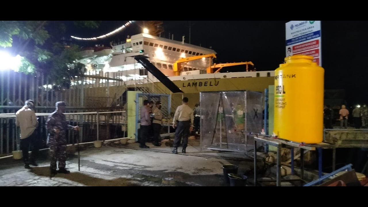 VIDEO - Update Covid 19 : KM Lambelu Sandar di Pelabuhan Lorens Say