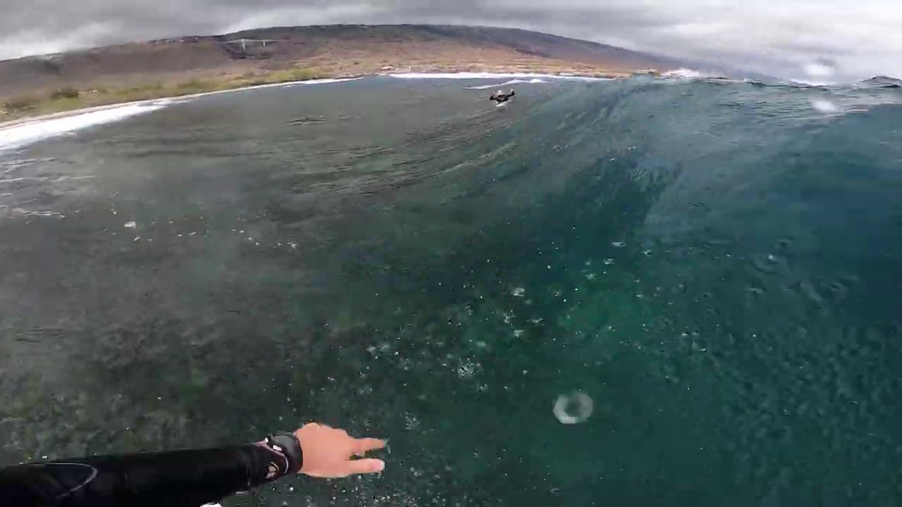 POV RAW SURF - AIRS ON SHALLOW REEF