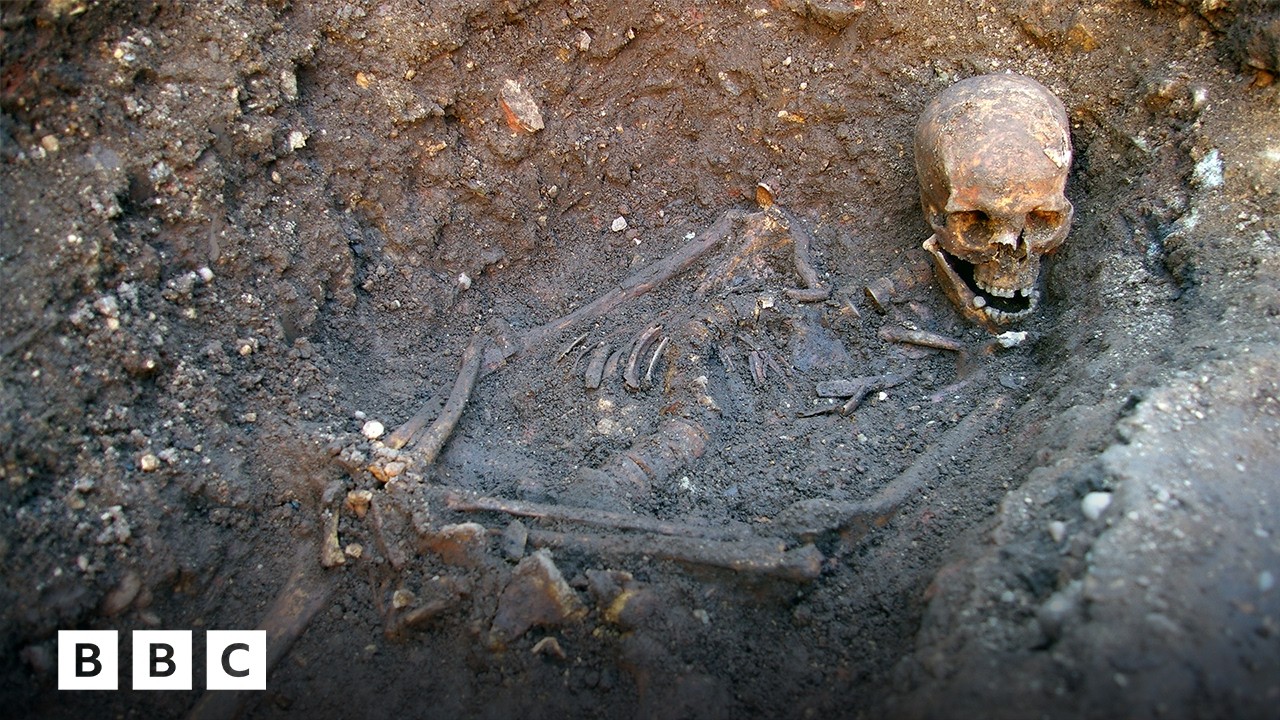 Richard III: The first photo of an English king | BBC Global
