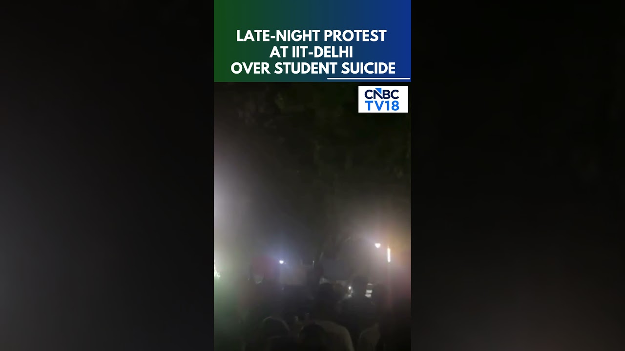 IIT Delhi Row Deepens: Protesters Seek ₹1 Crore Compensation, Dean's Exit After Student's Death|N18S