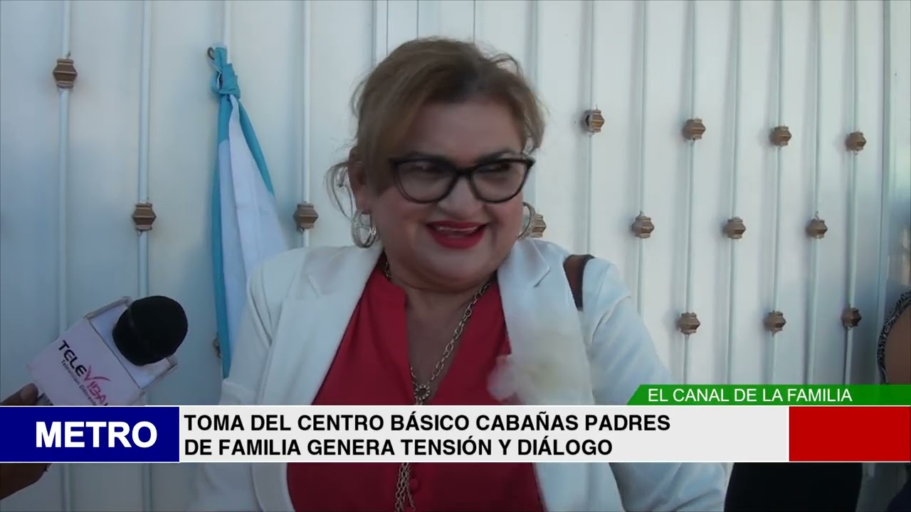 TOMA DEL CENTRO BÁSICO CABAÑAS PADRES DE FAMILIA GENERA TENSIÓN Y DIÁLOGO